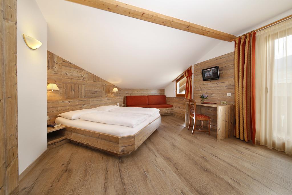 Hotel Christine Gargazzone Eksteriør bilde